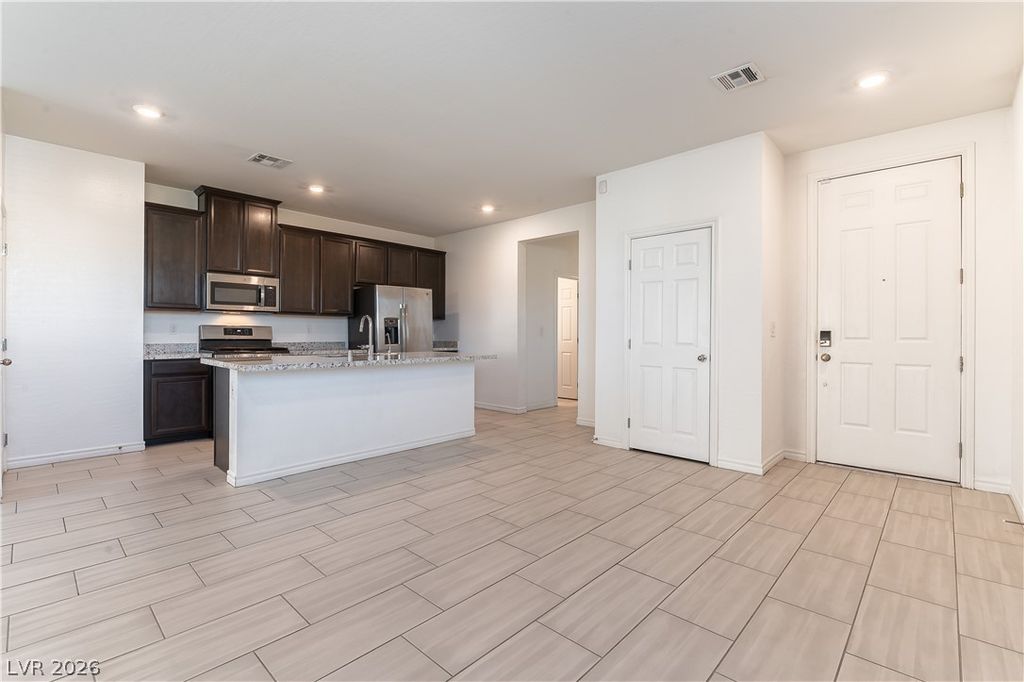 5740 Saltrock Grove Street, North Las Vegas, NV 89081 — photo 2