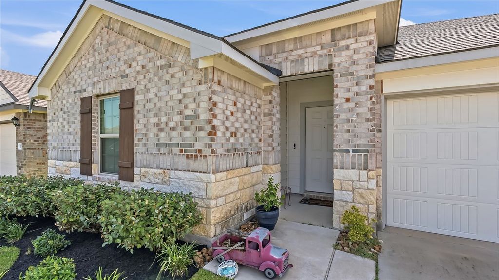 2521 River Way Drive, Navasota, TX 77868 — exterior