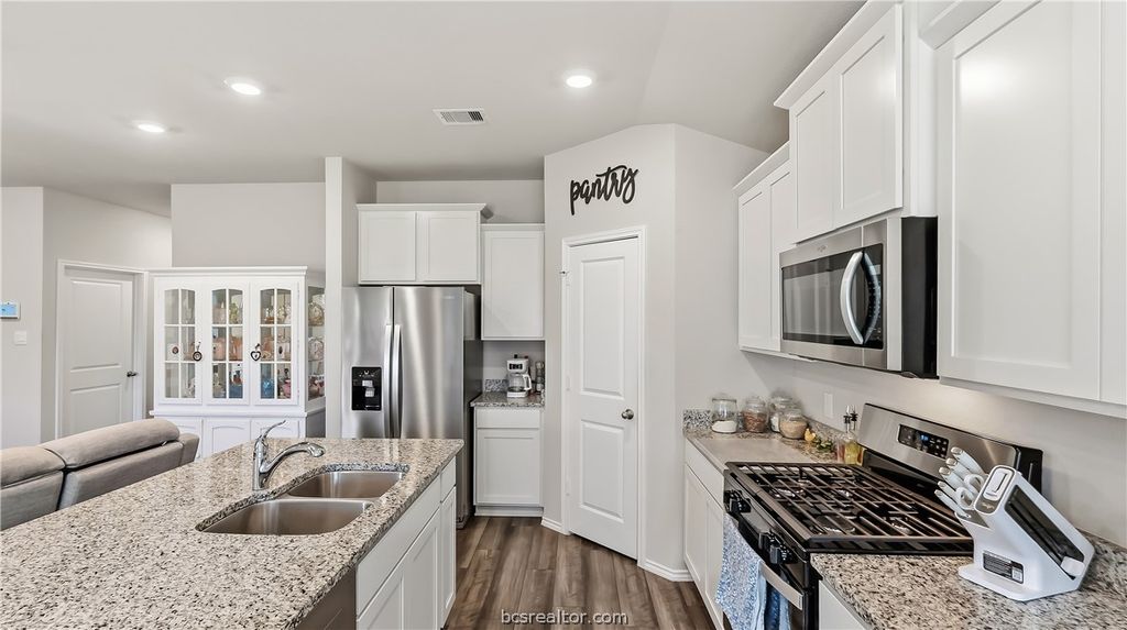 2521 River Way Drive, Navasota, TX 77868 — photo 5