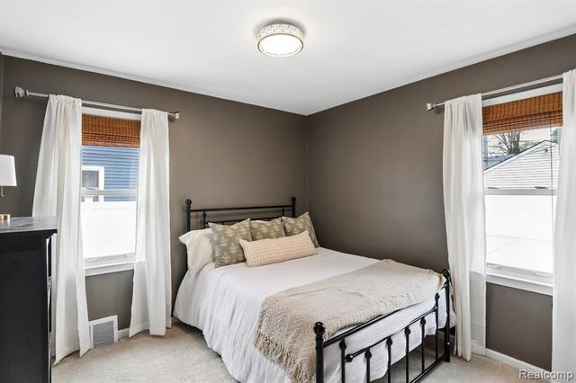 312 S Edgeworth Avenue, Royal Oak, MI 48067