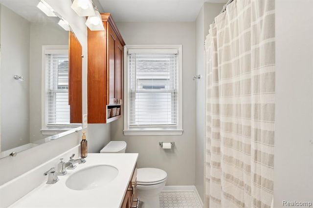 312 S Edgeworth Avenue, Royal Oak, MI 48067