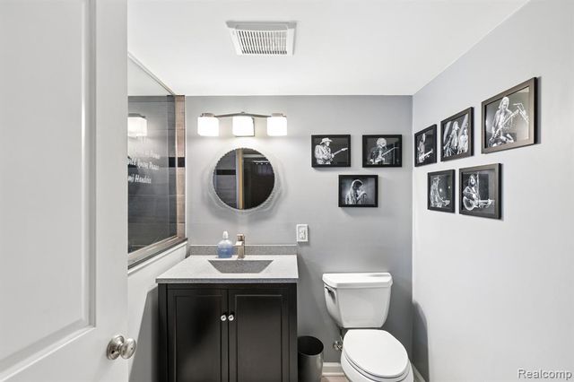 312 S Edgeworth Avenue, Royal Oak, MI 48067