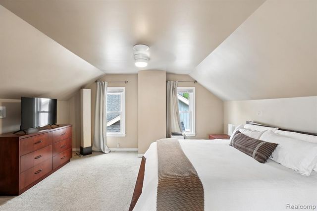 312 S Edgeworth Avenue, Royal Oak, MI 48067
