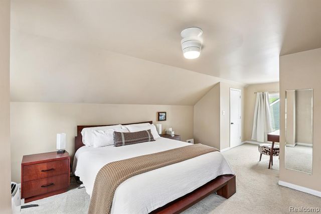 312 S Edgeworth Avenue, Royal Oak, MI 48067