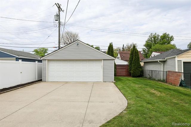 312 S Edgeworth Avenue, Royal Oak, MI 48067