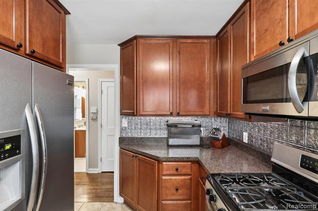 312 S Edgeworth Avenue, Royal Oak, MI 48067