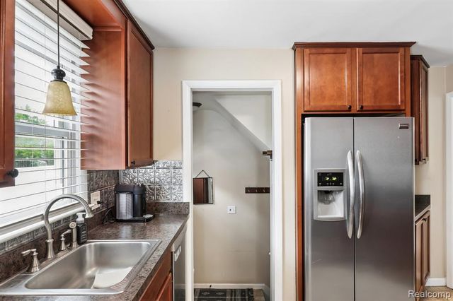 312 S Edgeworth Avenue, Royal Oak, MI 48067