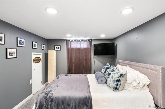 312 S Edgeworth Avenue, Royal Oak, MI 48067