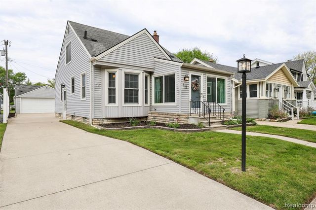 312 S Edgeworth Avenue, Royal Oak, MI 48067