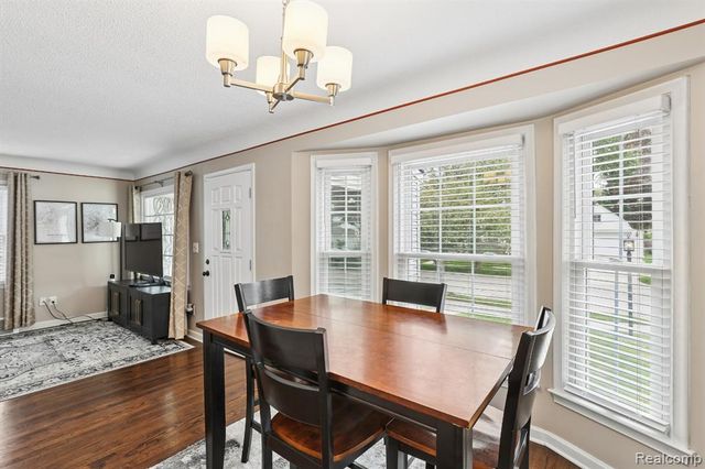 312 S Edgeworth Avenue, Royal Oak, MI 48067