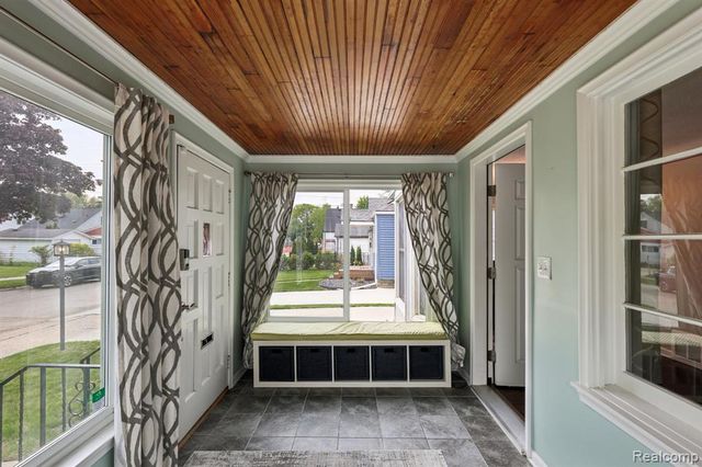 312 S Edgeworth Avenue, Royal Oak, MI 48067