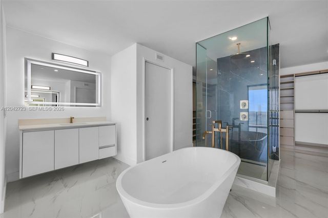 700 NE 24th St 4702, Miami, FL 33137