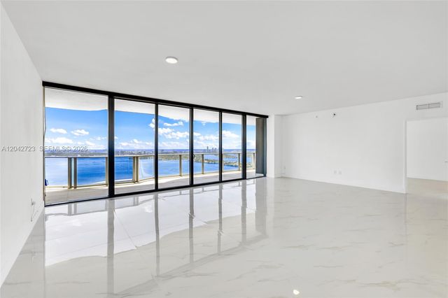 700 NE 24th St 4702, Miami, FL 33137
