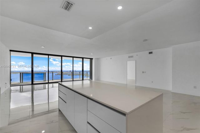 700 NE 24th St 4702, Miami, FL 33137