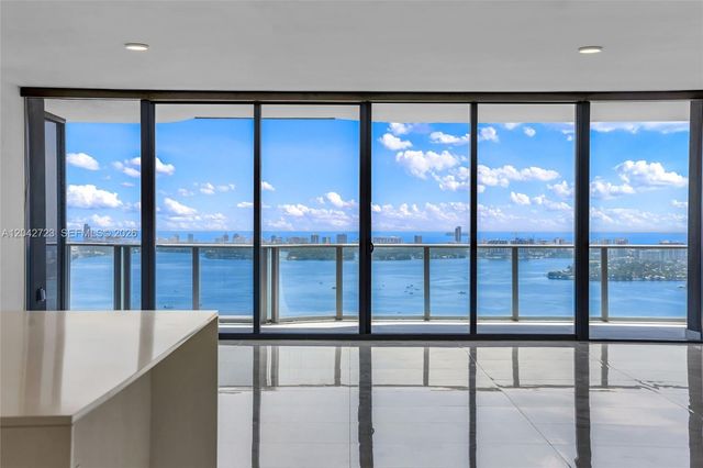 700 NE 24th St 4702, Miami, FL 33137