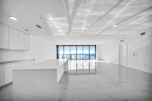 700 NE 24th St 4702, Miami, FL 33137