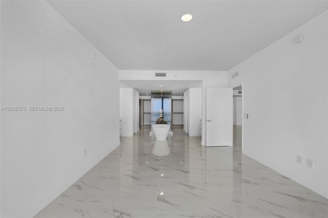 700 NE 24th St 4702, Miami, FL 33137