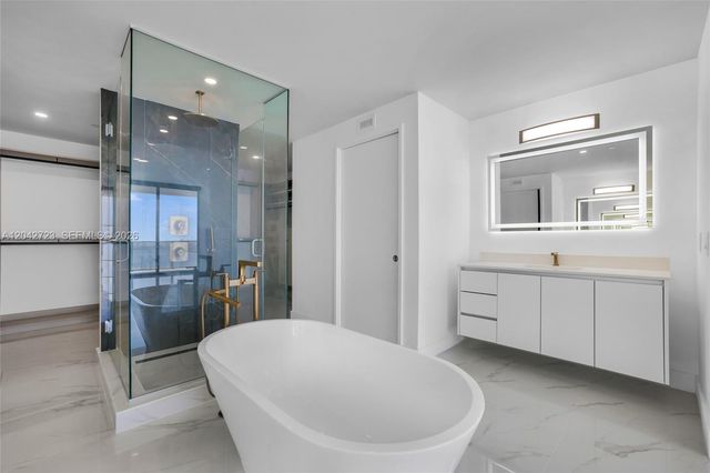 700 NE 24th St 4702, Miami, FL 33137