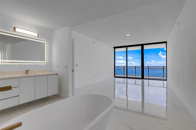 700 NE 24th St 4702, Miami, FL 33137