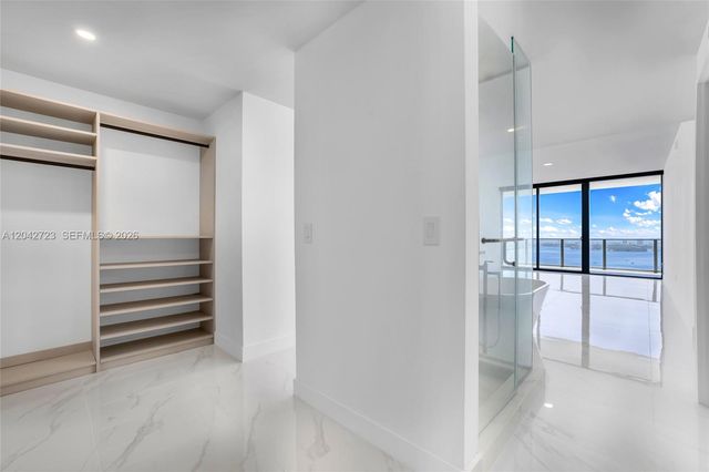 700 NE 24th St 4702, Miami, FL 33137