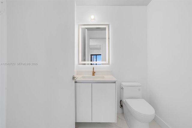 700 NE 24th St 4702, Miami, FL 33137