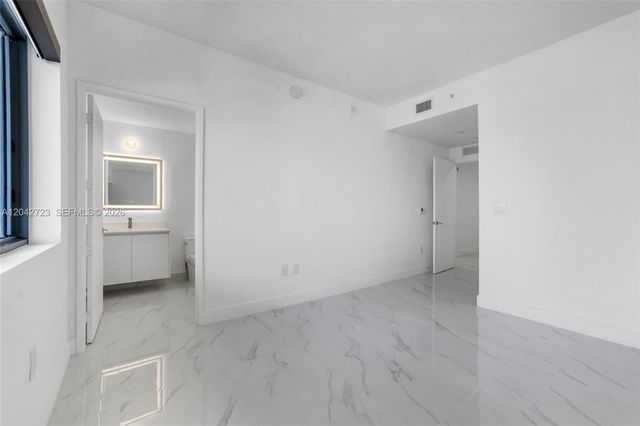 700 NE 24th St 4702, Miami, FL 33137
