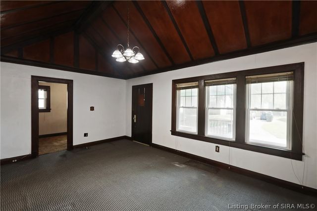 825 Morningside Drive, Jeffersonville, IN 47130