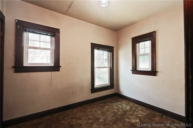 825 Morningside Drive, Jeffersonville, IN 47130