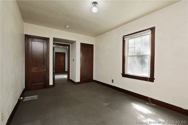 825 Morningside Drive, Jeffersonville, IN 47130
