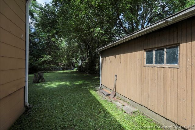 825 Morningside Drive, Jeffersonville, IN 47130