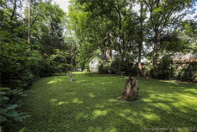 825 Morningside Drive, Jeffersonville, IN 47130