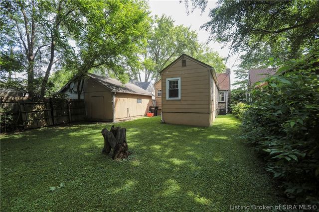 825 Morningside Drive, Jeffersonville, IN 47130