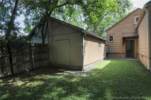 825 Morningside Drive, Jeffersonville, IN 47130