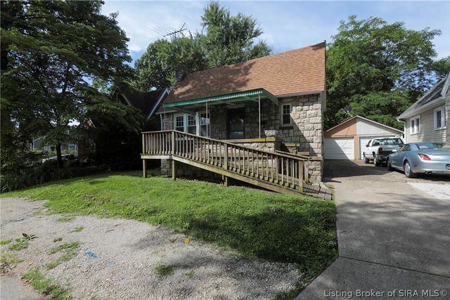 825 Morningside Drive, Jeffersonville, IN 47130