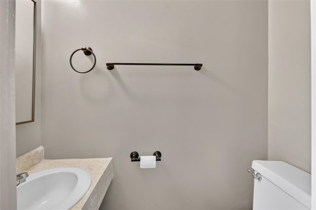 10 Mckinley Sq, Coraopolis, PA 15108