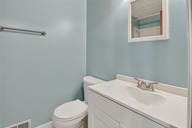 10 Mckinley Sq, Coraopolis, PA 15108