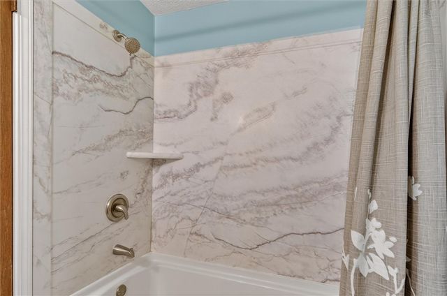 10 Mckinley Sq, Coraopolis, PA 15108