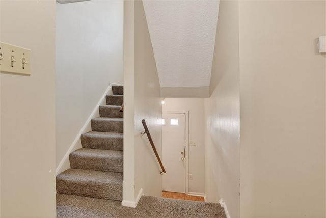 10 Mckinley Sq, Coraopolis, PA 15108