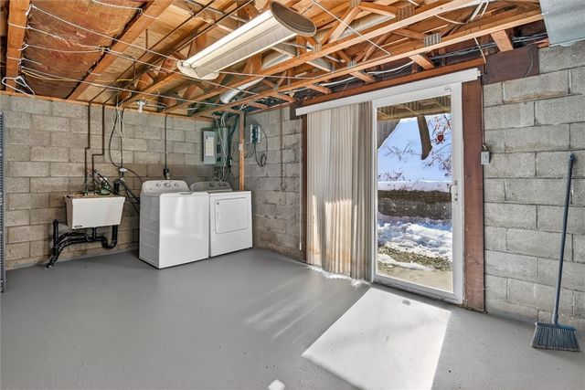 10 Mckinley Sq, Coraopolis, PA 15108