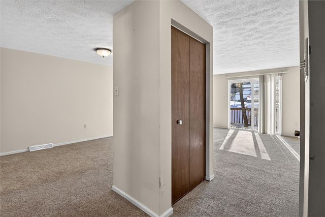 10 Mckinley Sq, Coraopolis, PA 15108