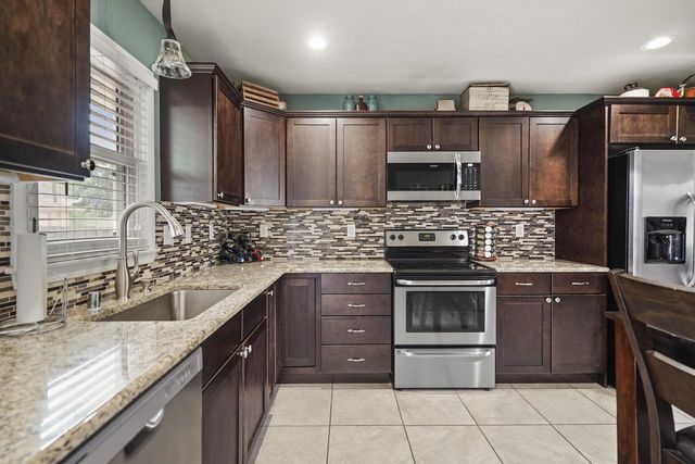 4015 Harding ROAD, Kenosha, WI 53142