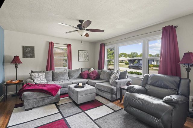 4015 Harding ROAD, Kenosha, WI 53142