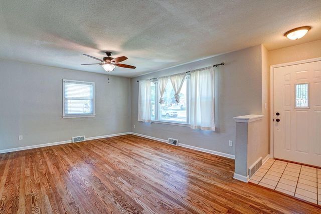 4015 Harding ROAD, Kenosha, WI 53142