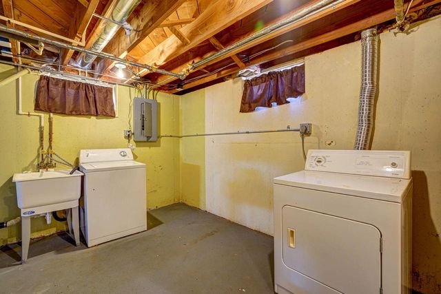 4015 Harding ROAD, Kenosha, WI 53142