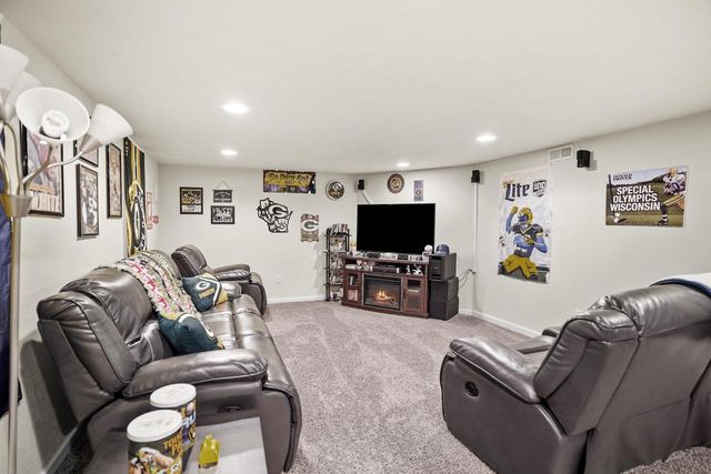 4015 Harding ROAD, Kenosha, WI 53142