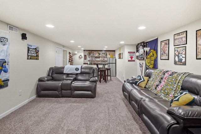 4015 Harding ROAD, Kenosha, WI 53142