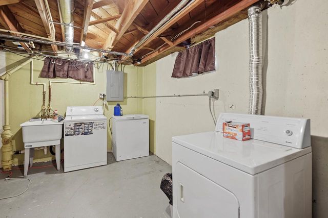 4015 Harding ROAD, Kenosha, WI 53142