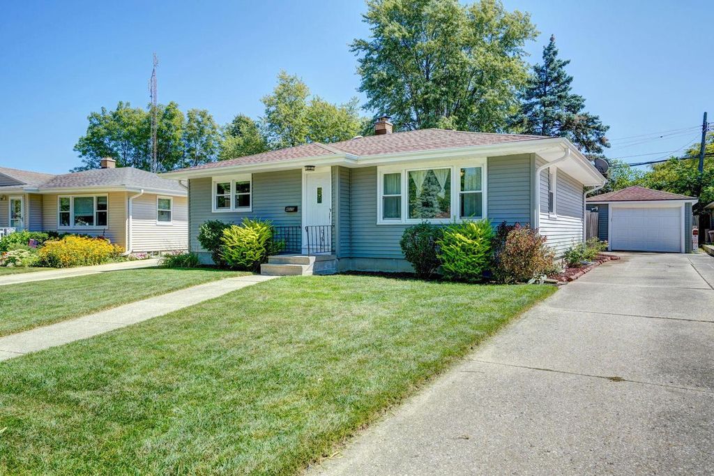 4015 Harding ROAD, Kenosha, WI 53142
