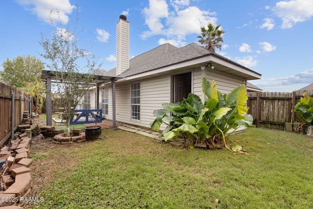 103 Cricklade Court, Youngsville, LA 70592