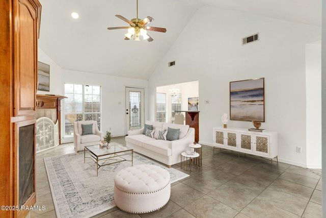 103 Cricklade Court, Youngsville, LA 70592